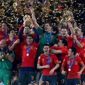 属实意外！世界杯收官没几天，足球巨星C罗竟另辟了一条“新路”