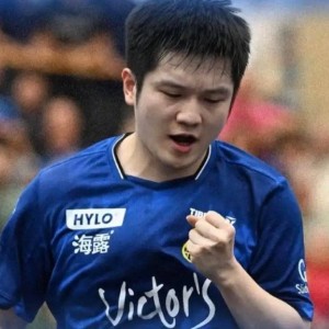 樊振东人气有多高？昨天刚拿德甲MVP，今天参加活动人多到限流