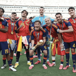 5-0！巴萨1亿先生西甲首轮2球，遗憾落选西班牙队+无缘世界杯冠军